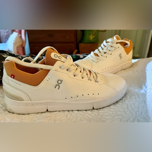 On Running Shoes - On Cloud “The Roger”